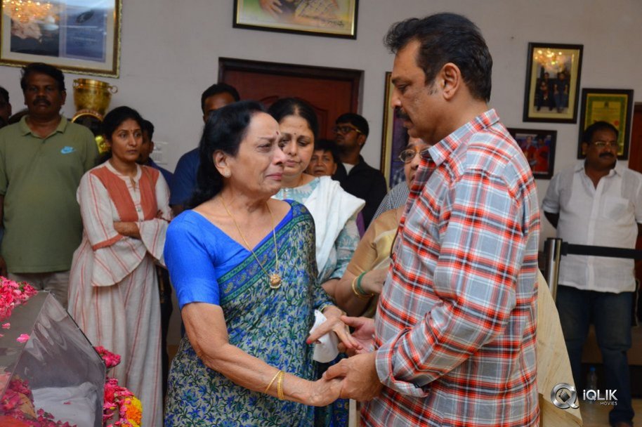 Celebrities-Pay-Homage-to-Vijaya-Nirmala-Garu